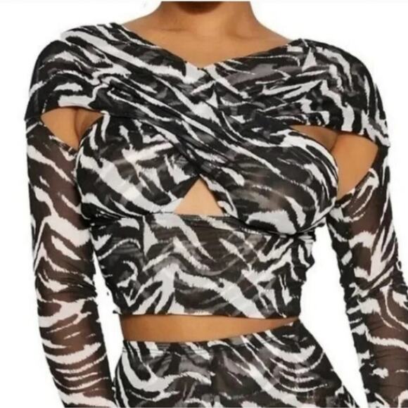Naked Wardrobe NEW Zebra Mesh Criss Cross Wrap Cutout Top L - Picture 8 of 8